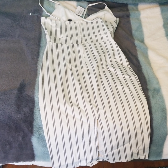 STRIPE IT RIGHT MIDI DRESS - Picture 2 of 4